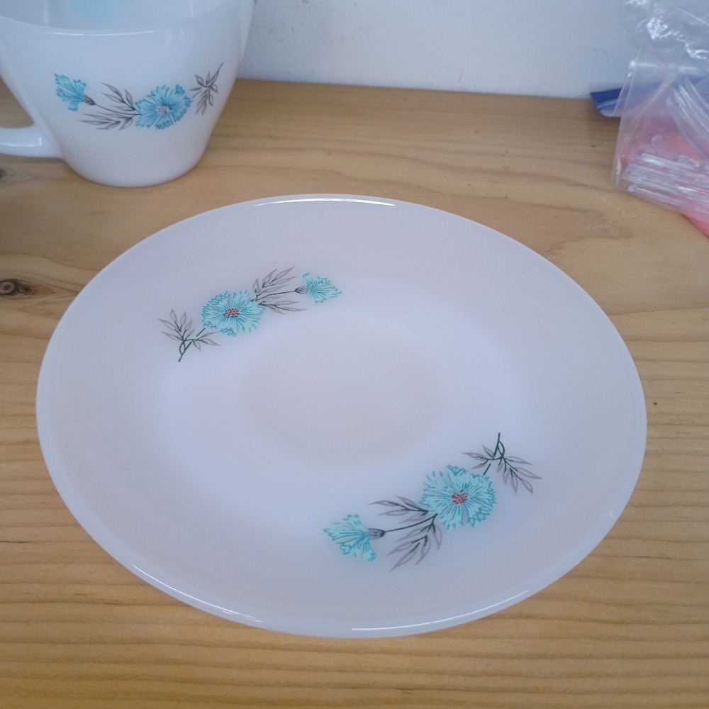 Vintage Fire King Bonnie Blue Carnation 5 Flower Teacup Cups‎ & 3 Saucers - Picture 14 of 15
